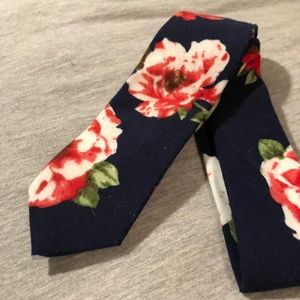 Original Penguin Skinny Floral Tie